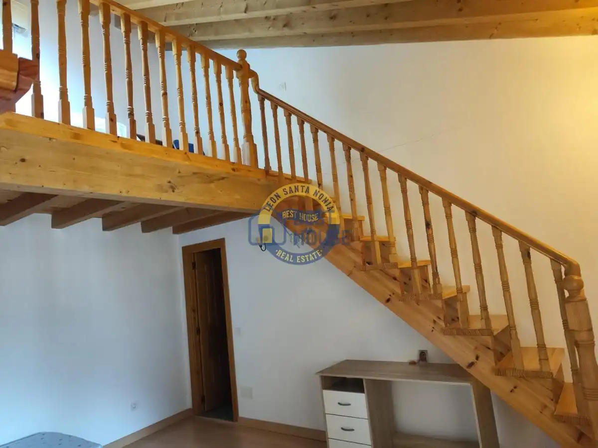 Casa o chalet en venta en Villaquilambre con Calefacción, Jardín privado y Parquet