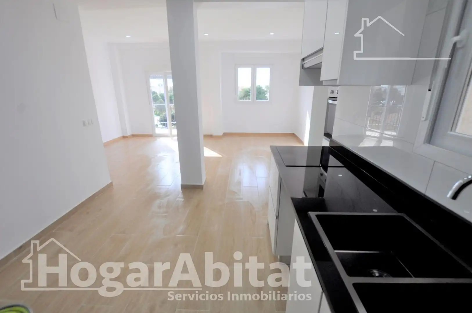 Küche von Wohnung zum Verkauf in  Valencia Capital mit Balkon