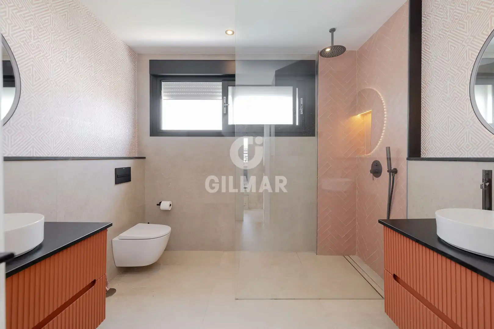 Baño de Dúplex en venta en Benalmádena con Calefacción, Jardín privado y Piscina