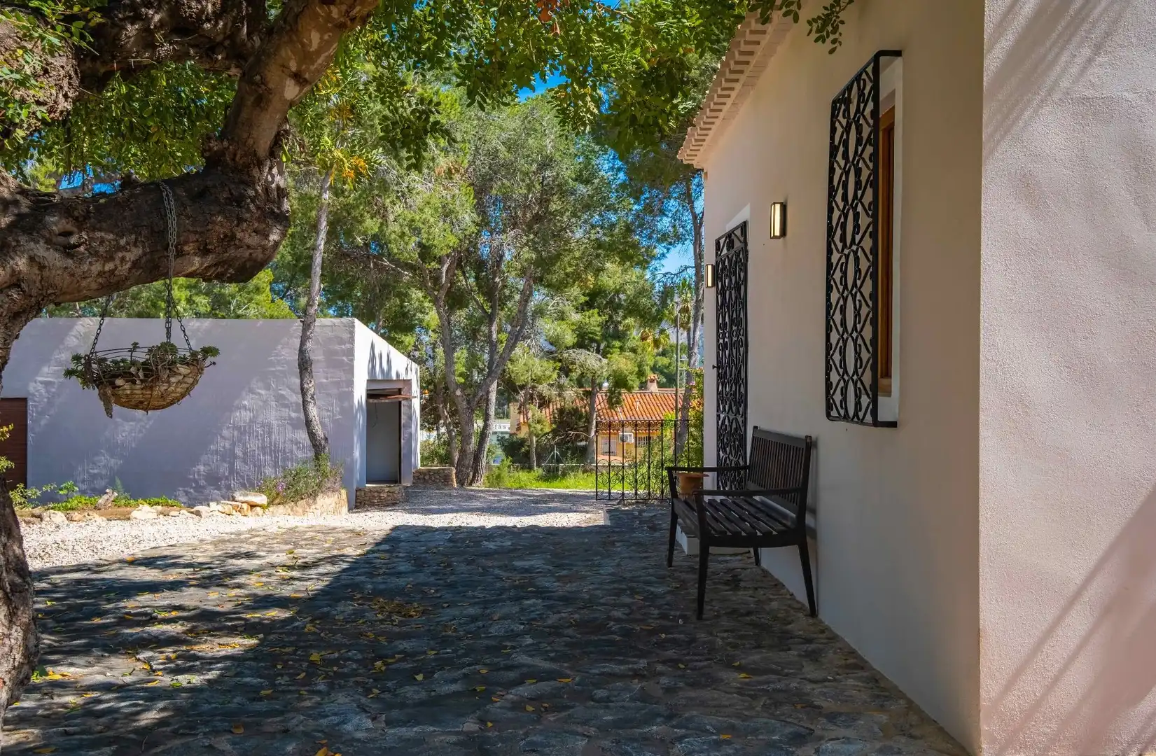 Exterior view of Houses for sale in L'Alfàs del Pi  with Air Conditioner, Heating and Private garden