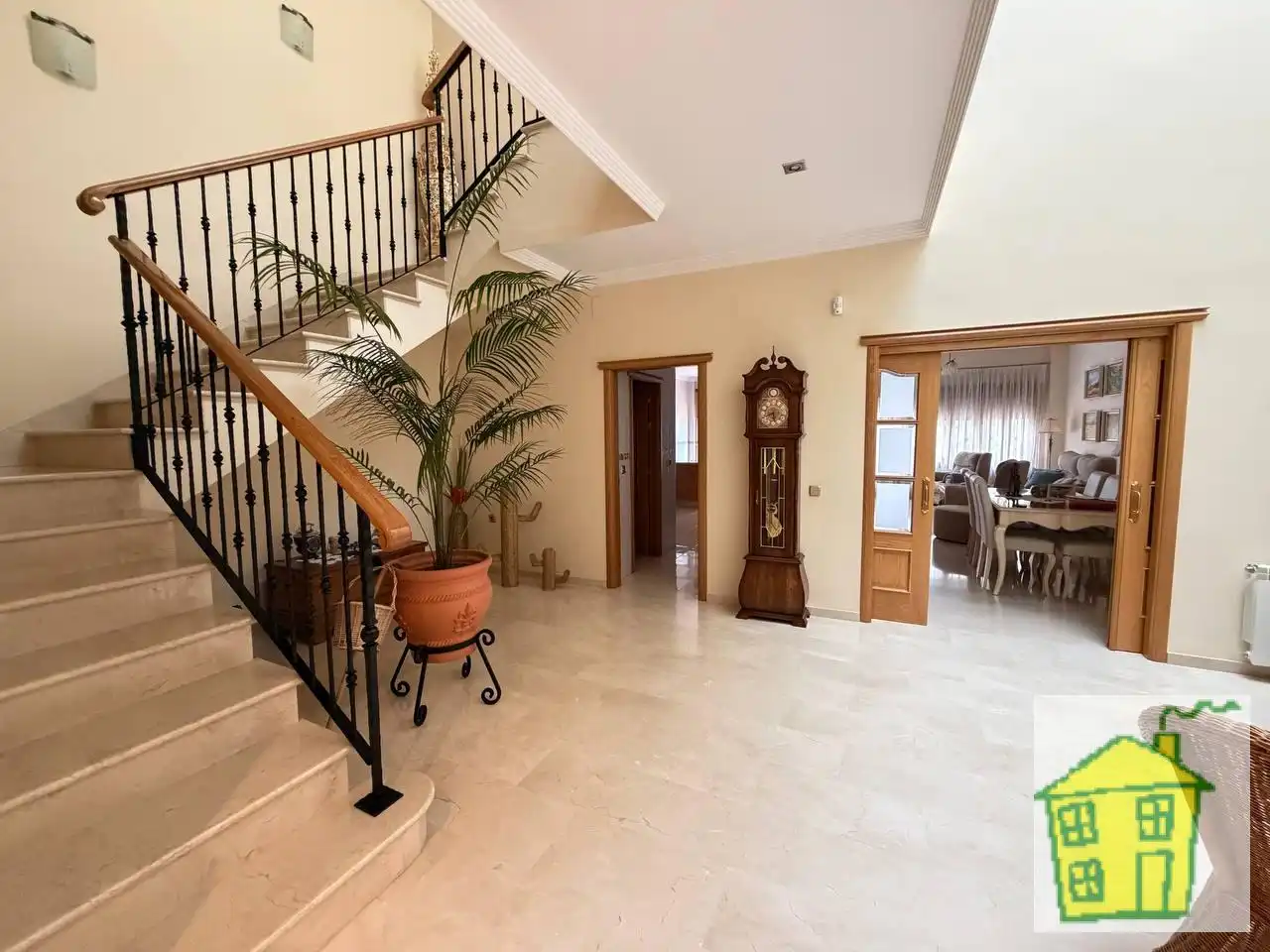 Houses for sale in Marmolejo  with Air Conditioner, Heating and Private garden
