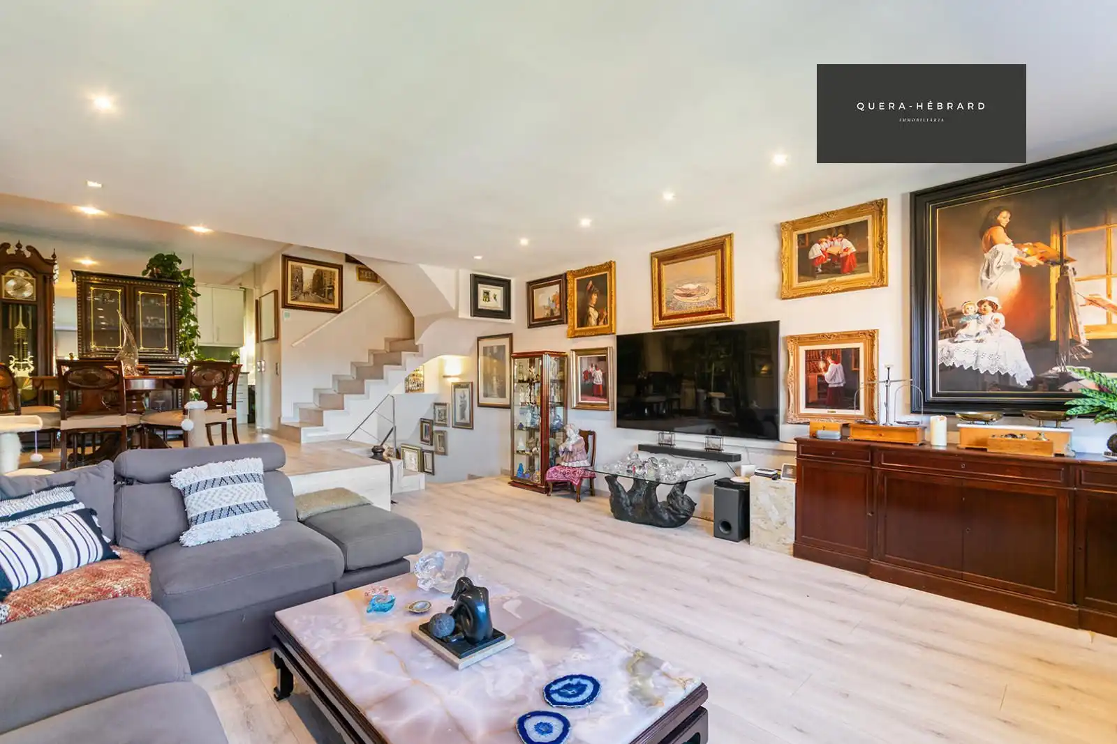 Sala de estar de Casa adosada en venta en Sant Cugat del Vallès con Calefacción, Parquet y Terraza