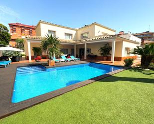 Swimming pool of House or chalet for sale in Vilassar de Mar  with Air Conditioner, Heating and Private garden