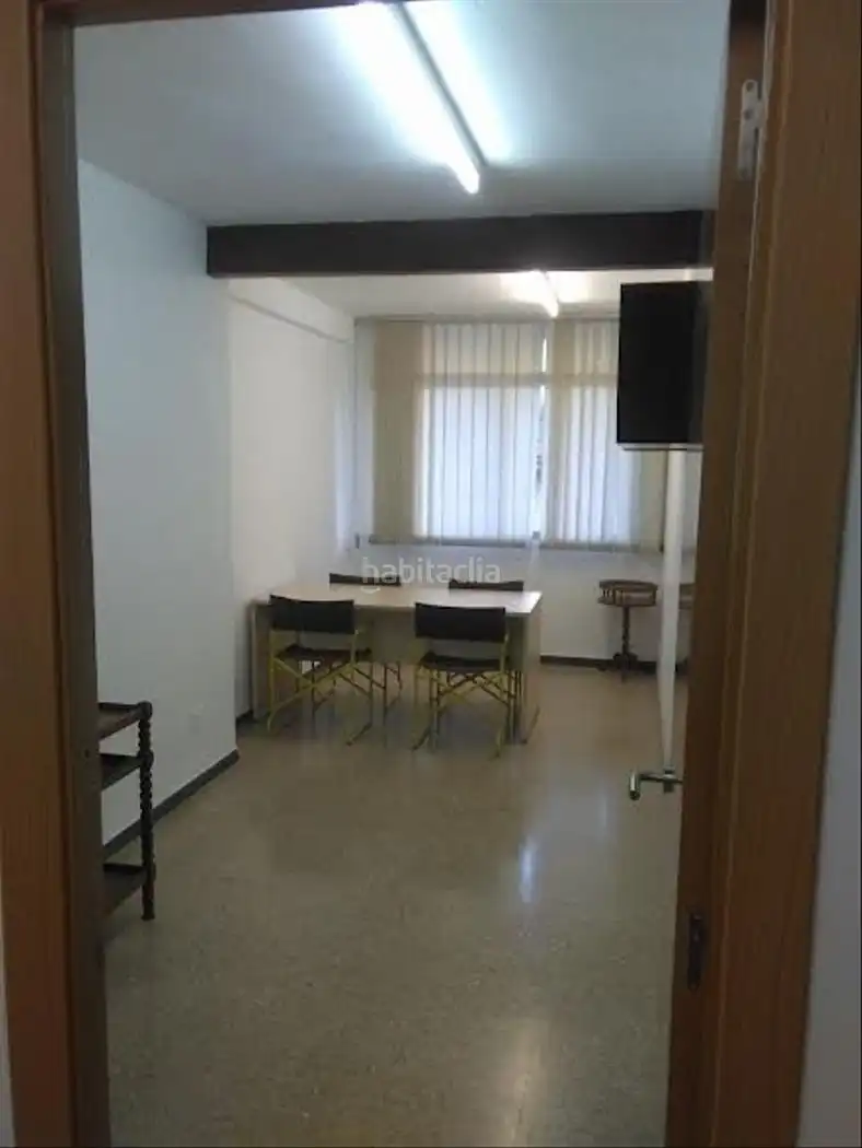 Bureau avec ascenseur à louer à Carrer de Ramon Berenguer IV 64