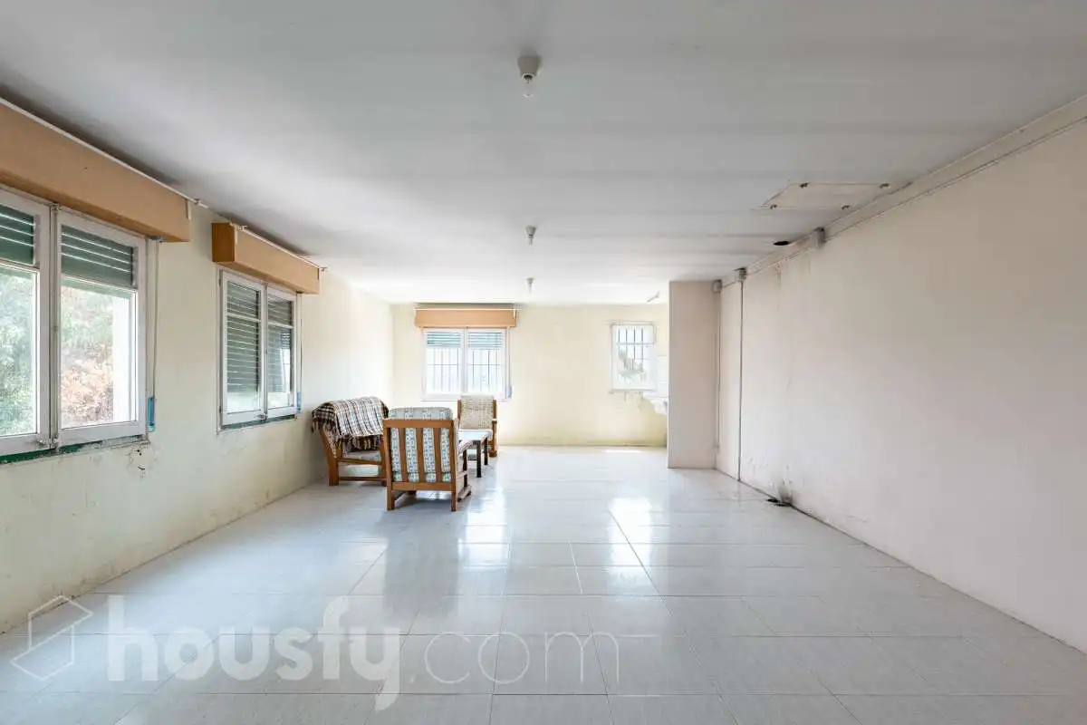 Haus oder Chalet zum Verkauf in Torrelavit mit Privatgarten, Terrasse und Balkon
