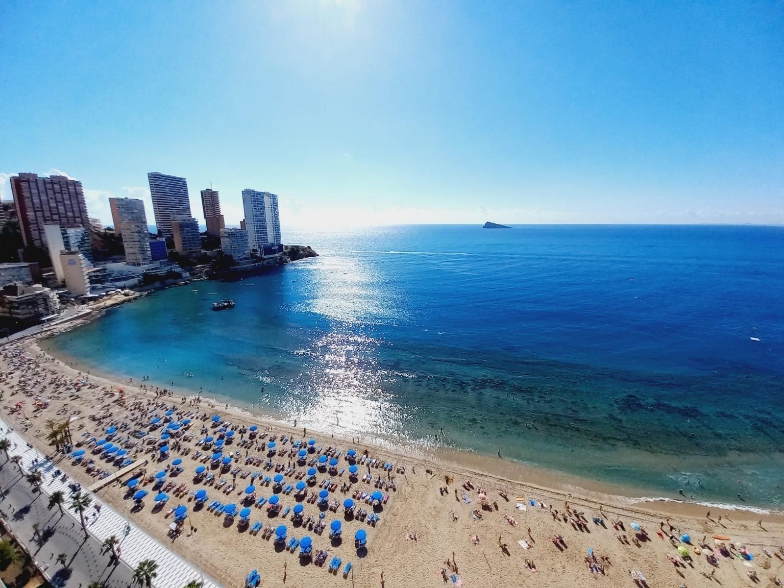 Vista exterior de Apartament en venda en Benidorm amb Aire condicionat, Calefacció i Jardí privat