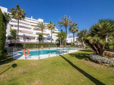 Apartament amb piscina en venda a Calle Real 17