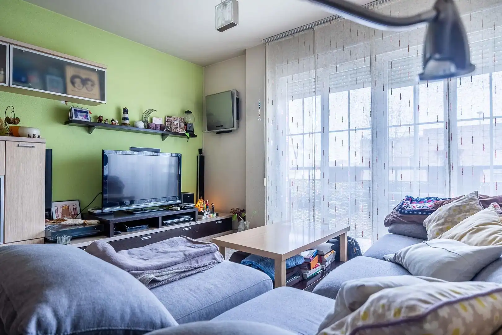 Living room of Duplexes for sale in Dos Hermanas  with Air Conditioner, Terrace and Community pool