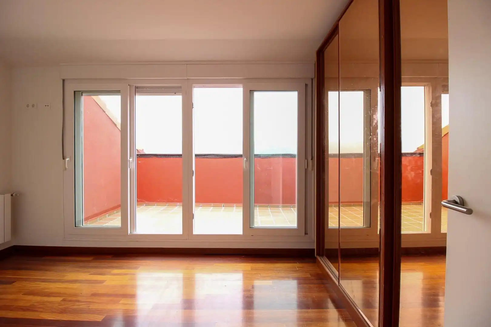 Terrassa de Casa adosada en venda en Hazas de Cesto amb Calefacció, Jardí privat i Parquet