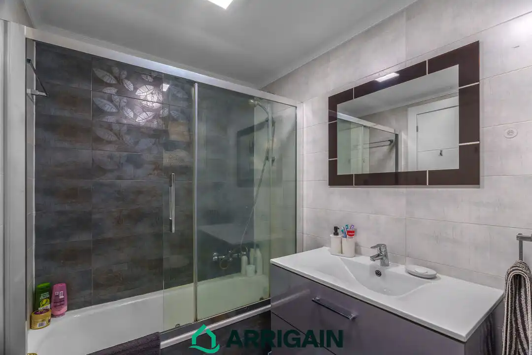 Bathroom of Flat for sale in Donostia - San Sebastián   with Heating and Terrace