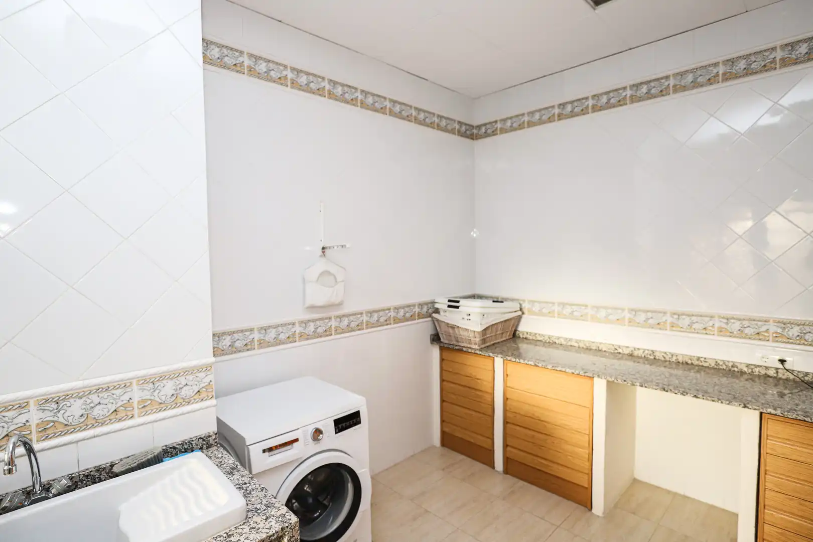 Baño de Casa o chalet de alquiler en Benahavís con Aire acondicionado, Calefacción y Terraza