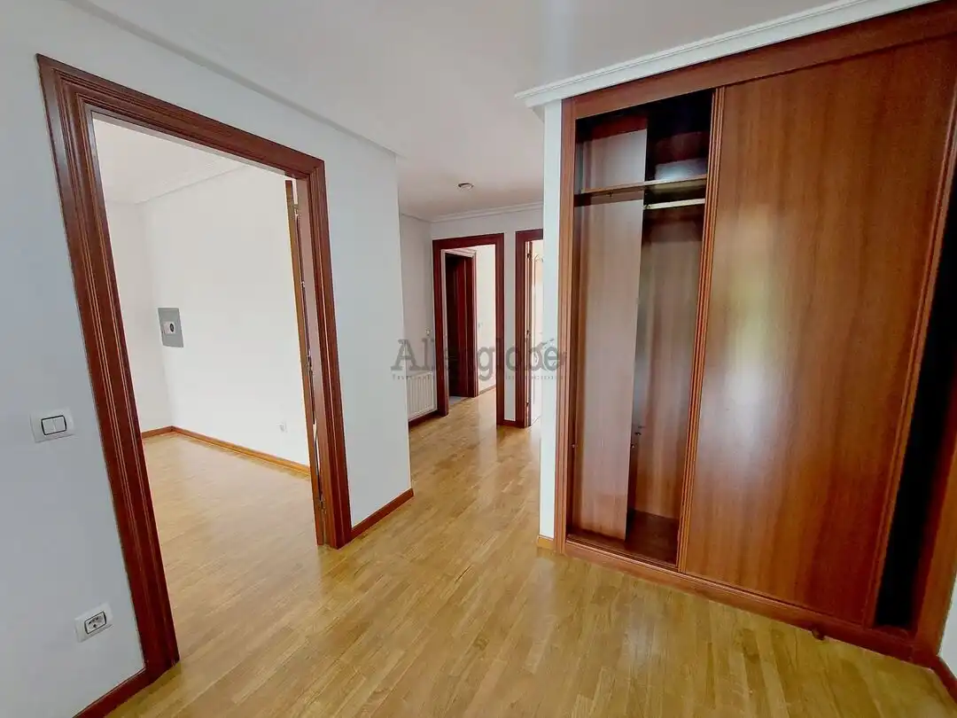 Bedroom of Flat for rent in Oviedo   with Heating, Storage room and Oven