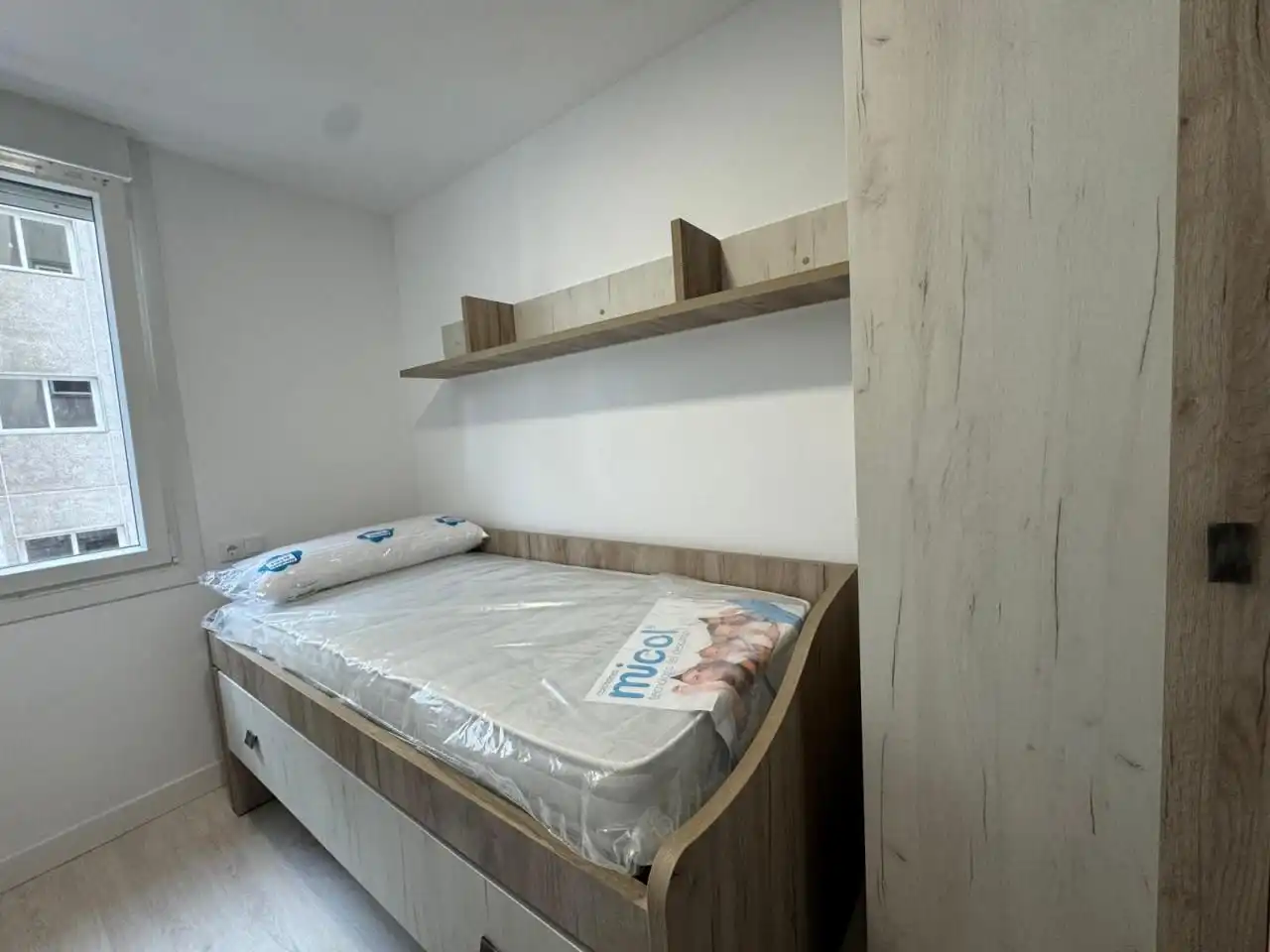 Dormitori de Pis per a compartir en Ourense Capital  amb Calefacció, Terrassa i Moblat