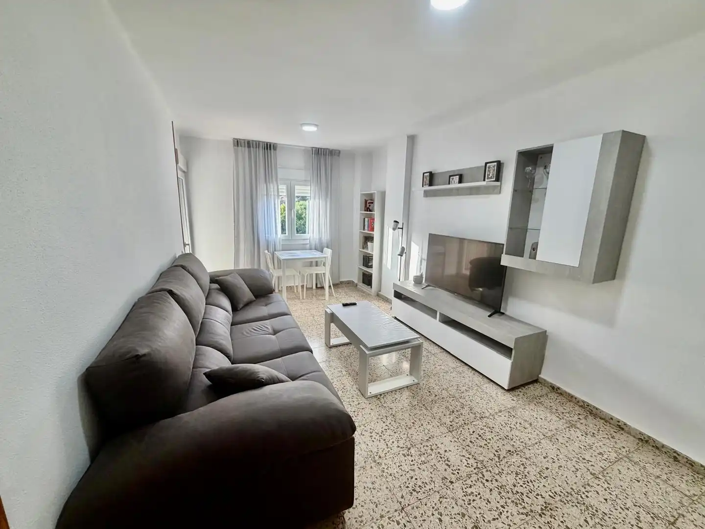 Wohnzimmer von Wohnung zum Verkauf in Málaga mit Klimaanlage, Privatgarten und Möbliert
