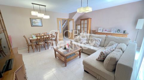 Foto 2 de Casa adosada en venta en Torrejón del Rey, Guadalajara