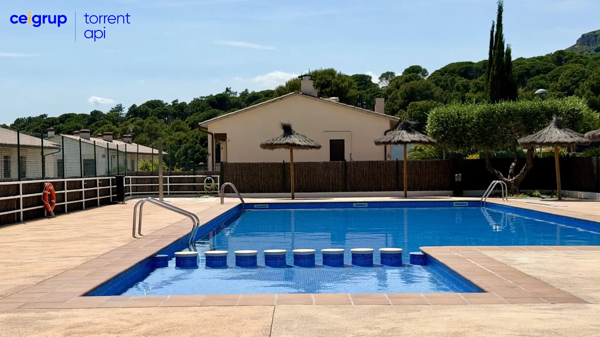 Piscina de Casa adosada en venta en L'Estartit con Terraza, Piscina y Amueblado