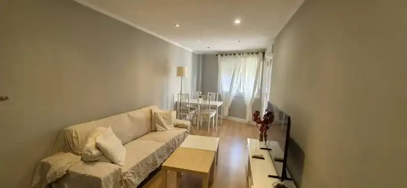 Sala de estar de Apartamento de alquiler en Plasencia con Aire acondicionado, Jardín privado y Balcón