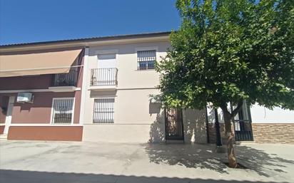 Vista exterior de Casa adosada en venda en Palma del Río