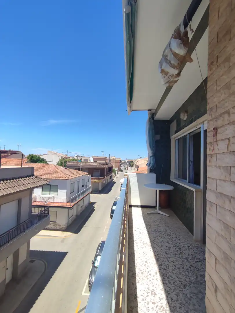 Vista exterior de Piso en venta en San Pedro del Pinatar con Terraza, Amueblado y Horno