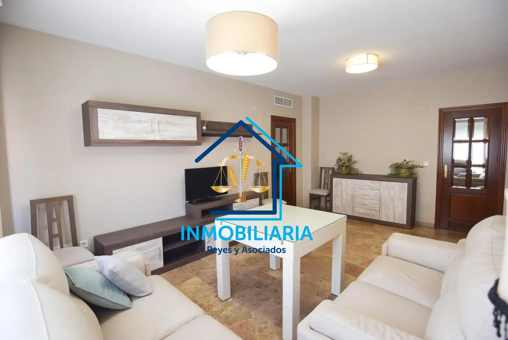 Living room of Flat for rent in Córdoba  with Air Conditioner, Furnished and Balcony