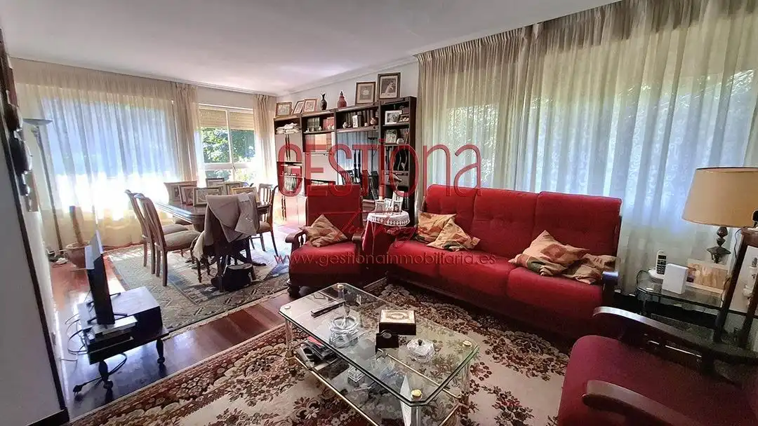 Sala de estar de Casa o chalet en venta en Medio Cudeyo con Jardín privado
