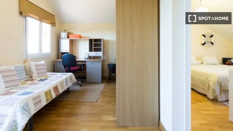 Room in Almensilla