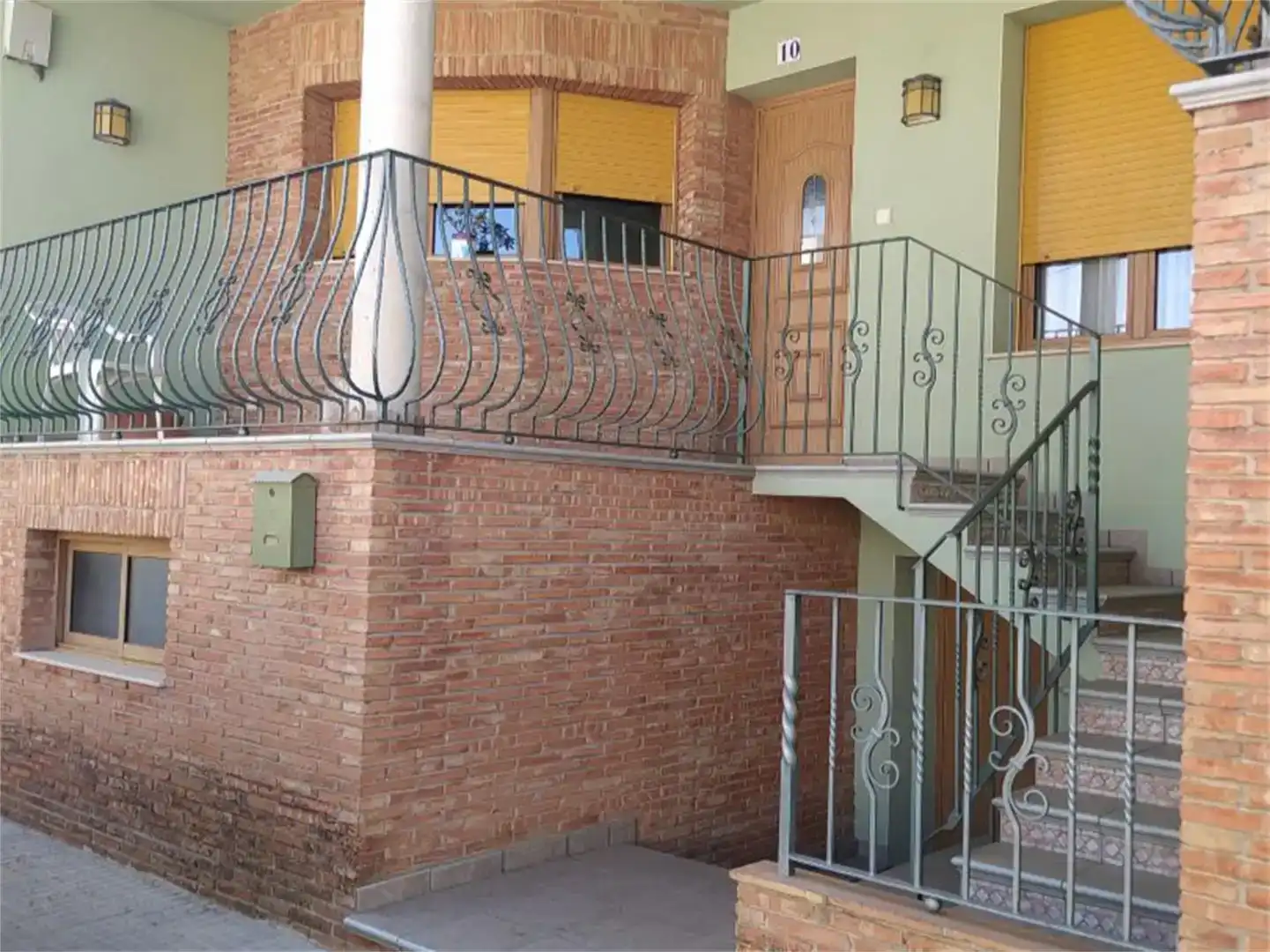 Terrassa de Casa adosada en venda en Deltebre amb Aire condicionat i Balcó