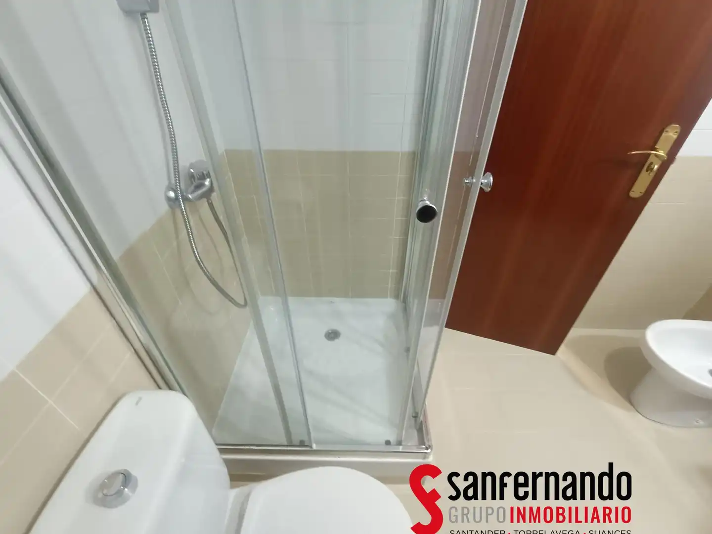 Badezimmer von Wohnung zur Miete in Camargo mit Heizung, Parkett und Abstellraum