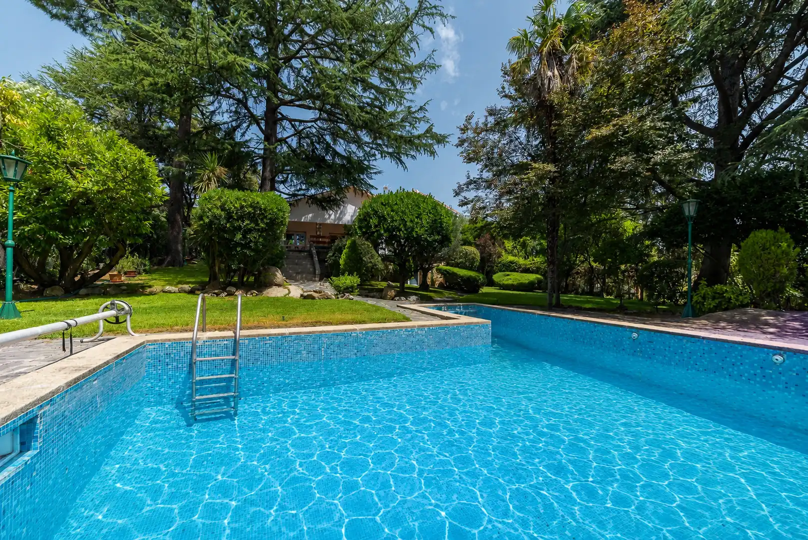 Piscina de Casa o xalet en venda en El Escorial amb Calefacció, Jardí privat i Terrassa