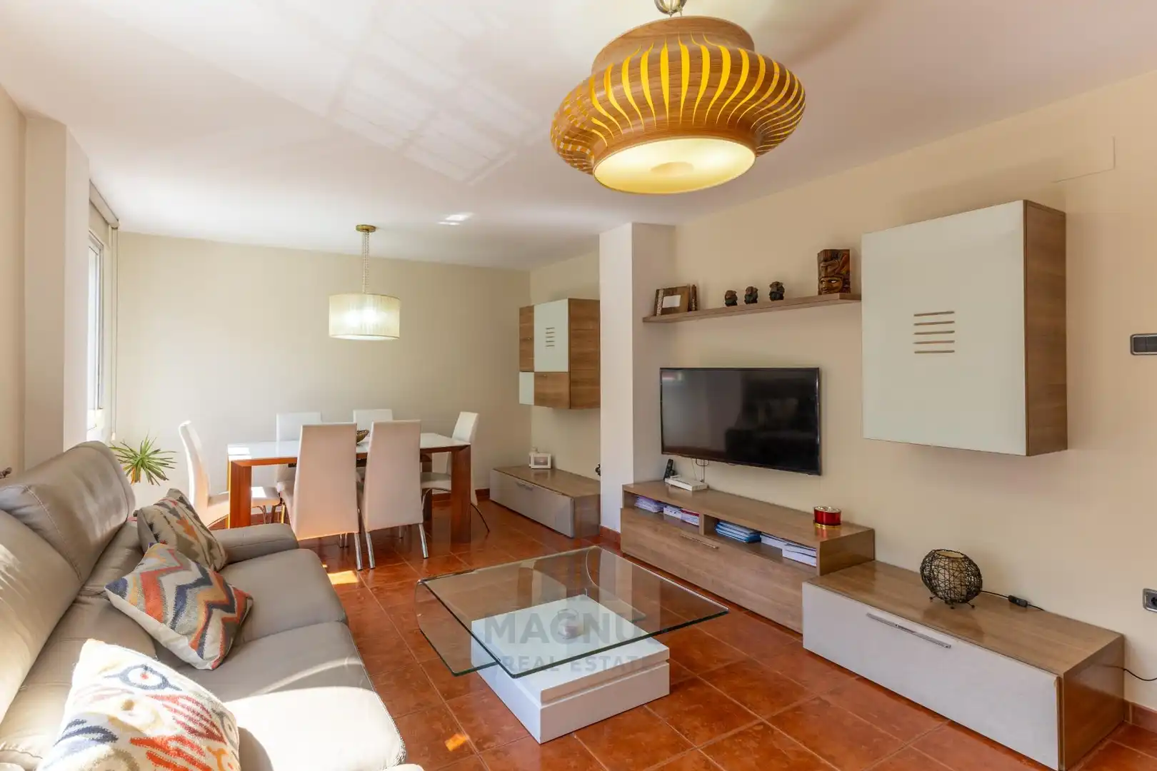 Sala d'estar de Pis en venda en Valencia amb Aire condicionat