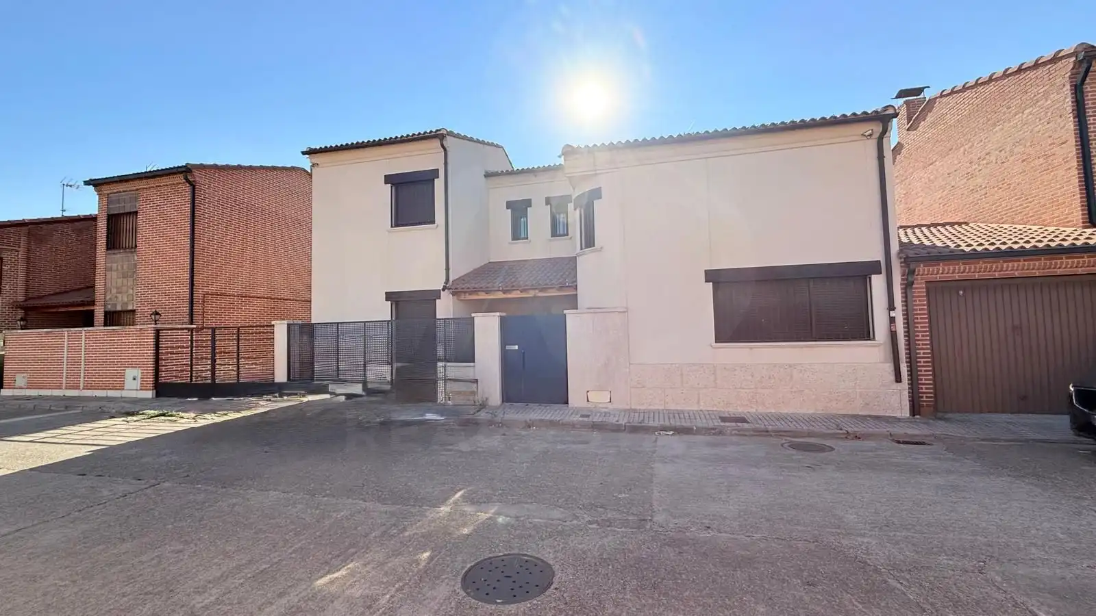 Vista exterior de Casa o xalet en venda en Medina del Campo amb Calefacció i Terrassa