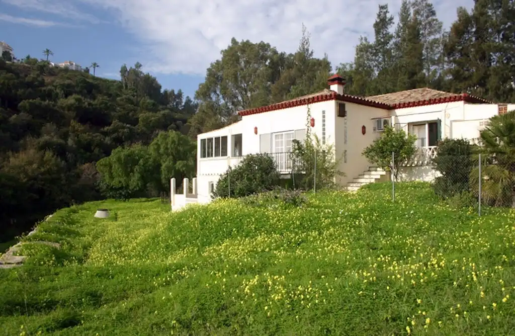 Chalet con jardín en venta en Los Arqueros  - Puerto del Almendro