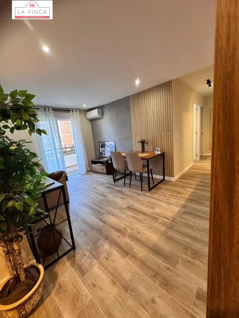 Living room of Flat for sale in Málaga  with Air Conditioner, Terrace and Furnished