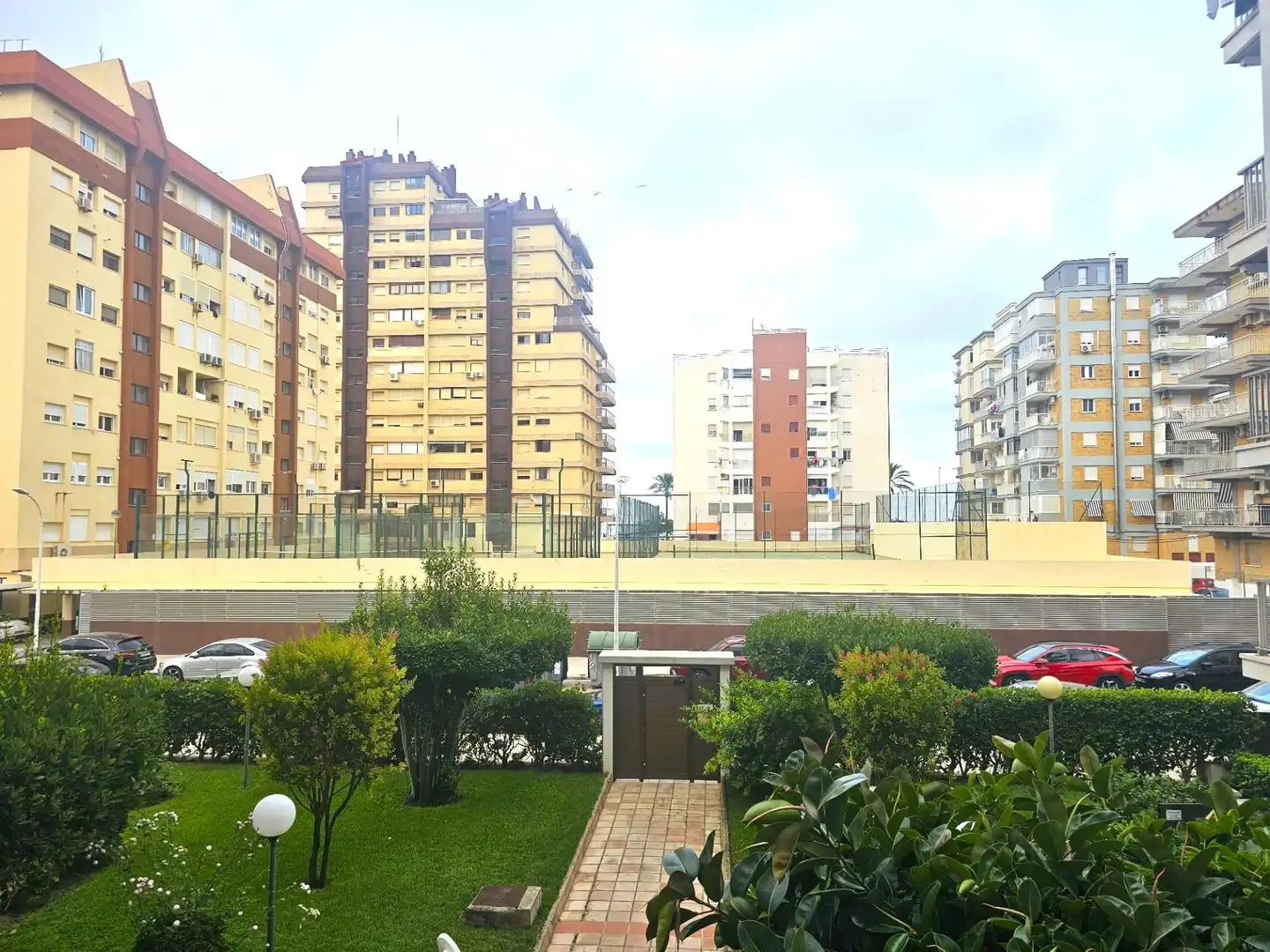 Vista exterior de Pis en venda en Gandia amb Terrassa