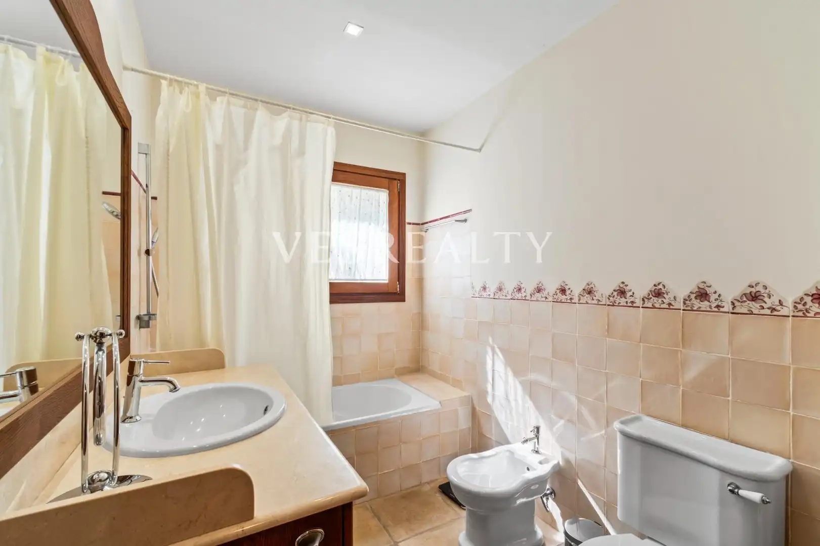 Bany de Casa o xalet en venda en El Campello amb Calefacció, Jardí privat i Terrassa