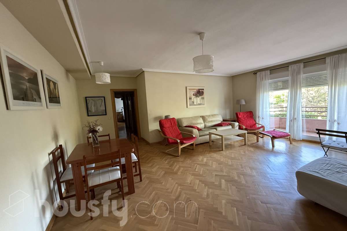 Sala d'estar de Pis de lloguer en Boadilla del Monte amb Calefacció, Parquet i Traster