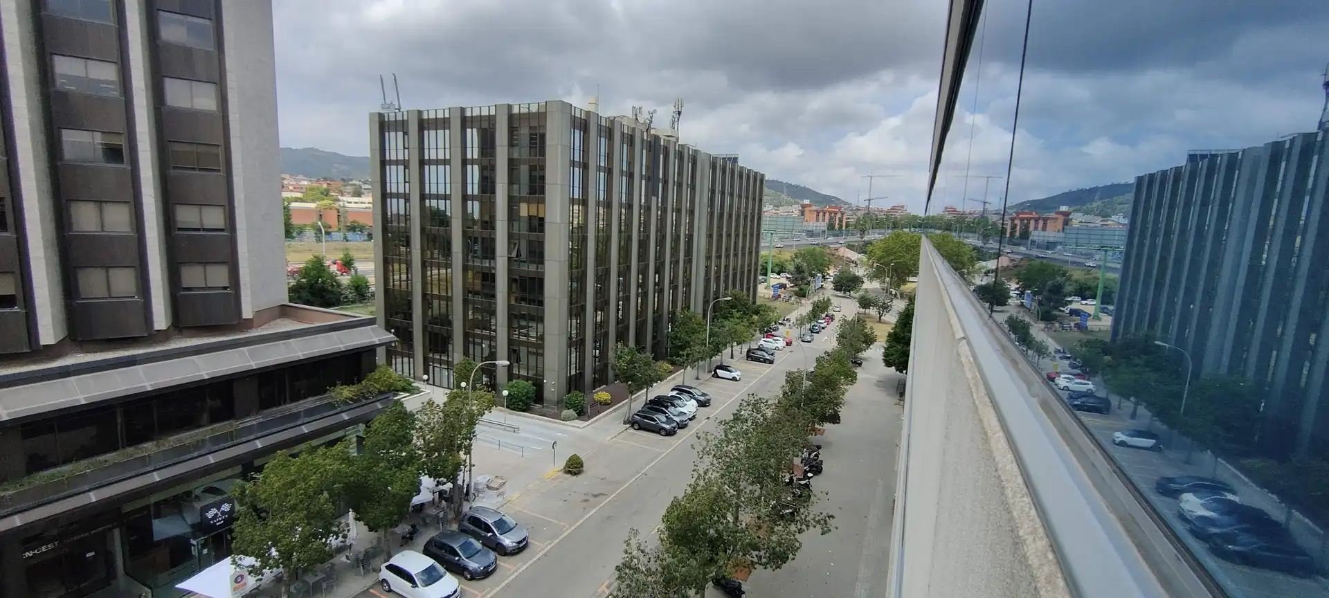 Exterior view of Office for rent in Sant Just Desvern  with Air Conditioner, Heating and Internet