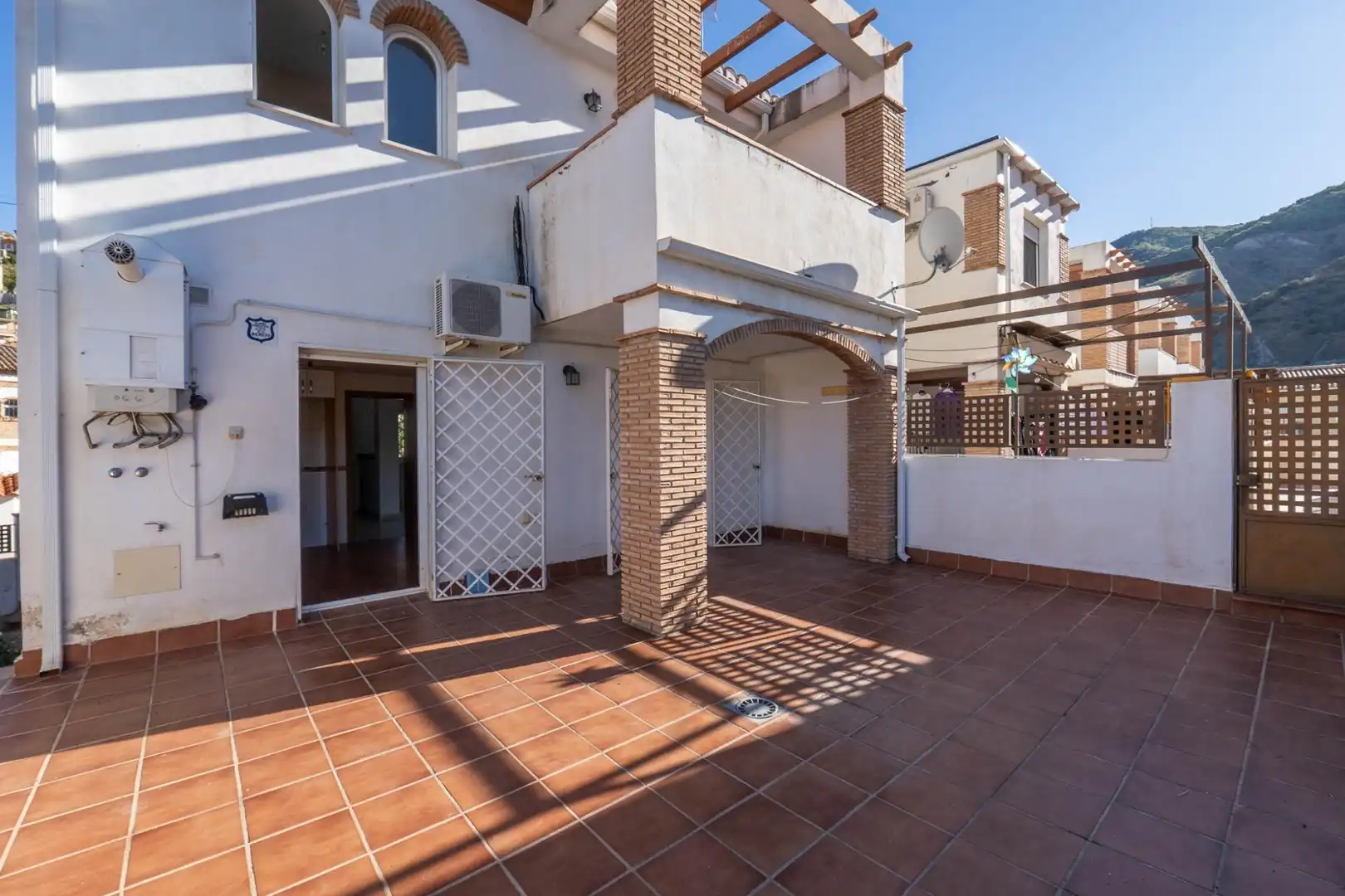 Jardín de Casa adosada en venta en Cenes de la Vega con Aire acondicionado, Calefacción y Jardín privado