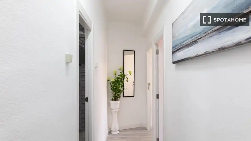 Room in Les Tendetes - Avenida Burjassot