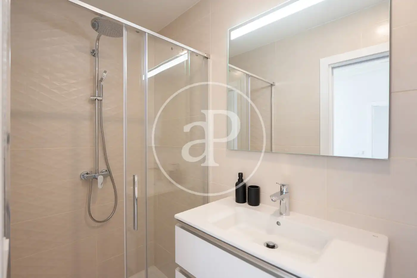 Baño de Piso en venta en  Palma de Mallorca con Aire acondicionado, Calefacción y Terraza