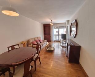 Sala d'estar de Pis de lloguer en  Zaragoza Capital amb Calefacció, Terrassa i Moblat
