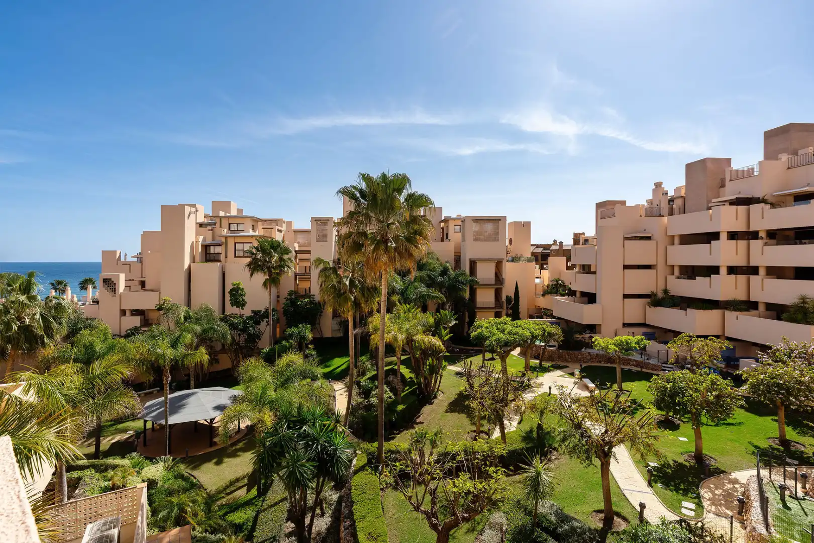 Ático con piscina en venta en Estepona Pueblo, imagen 2