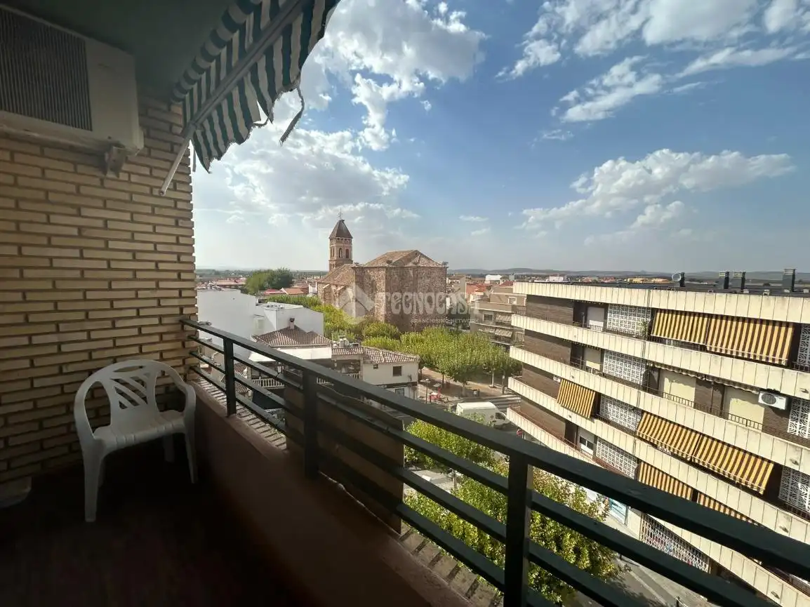 Außenansicht von Wohnung zum Verkauf in Argamasilla de Calatrava mit Klimaanlage, Heizung und Terrasse