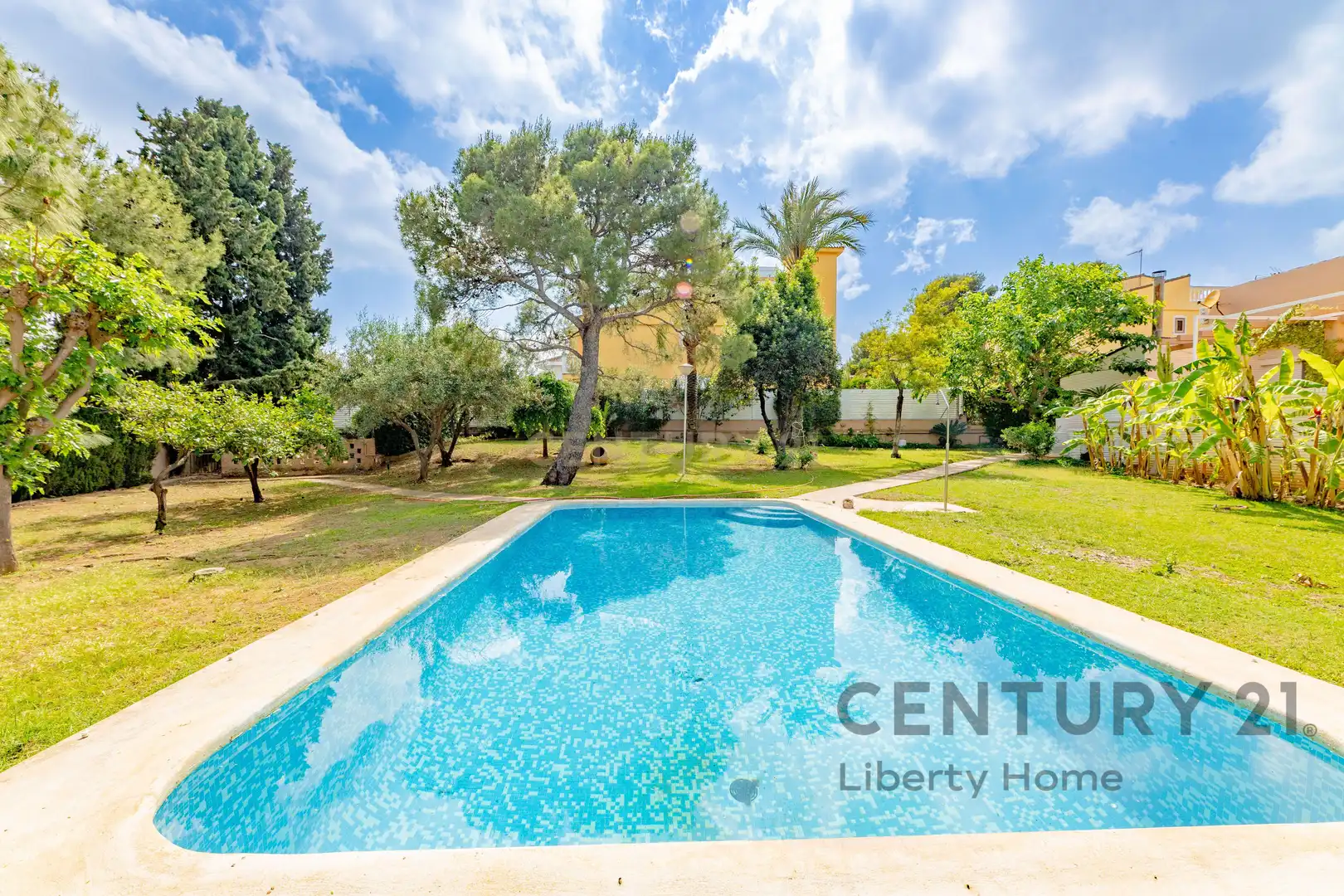 Vista exterior de Casa o chalet en venta en Torrent con Aire acondicionado, Jardín privado y Piscina