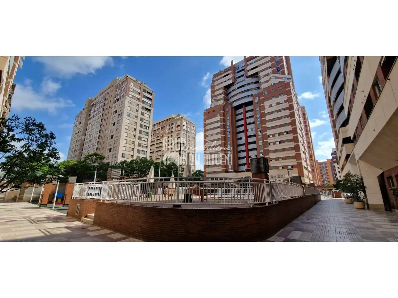 Vista exterior de Dúplex de lloguer en Valencia amb Aire condicionat, Jardí privat i Parquet