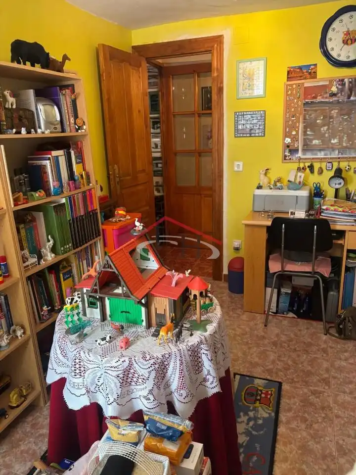 Casa o xalet en venda en León Capital  amb Jardí privat