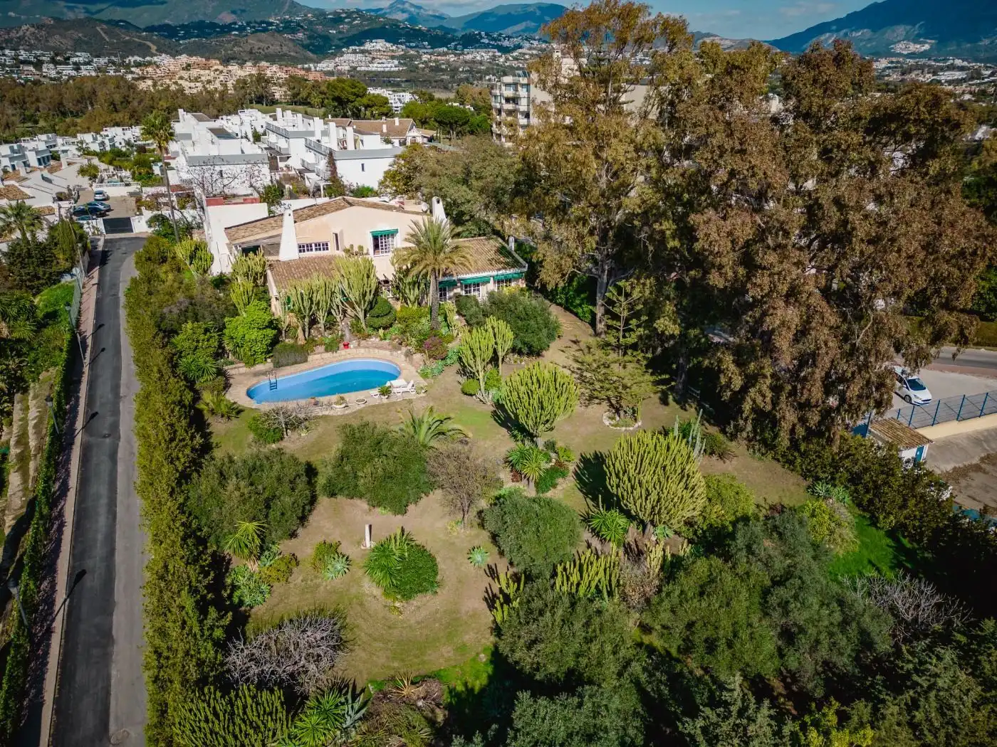 Villa con piscina in vendita a Urbanización Atalaya del Golf, imagen 3
