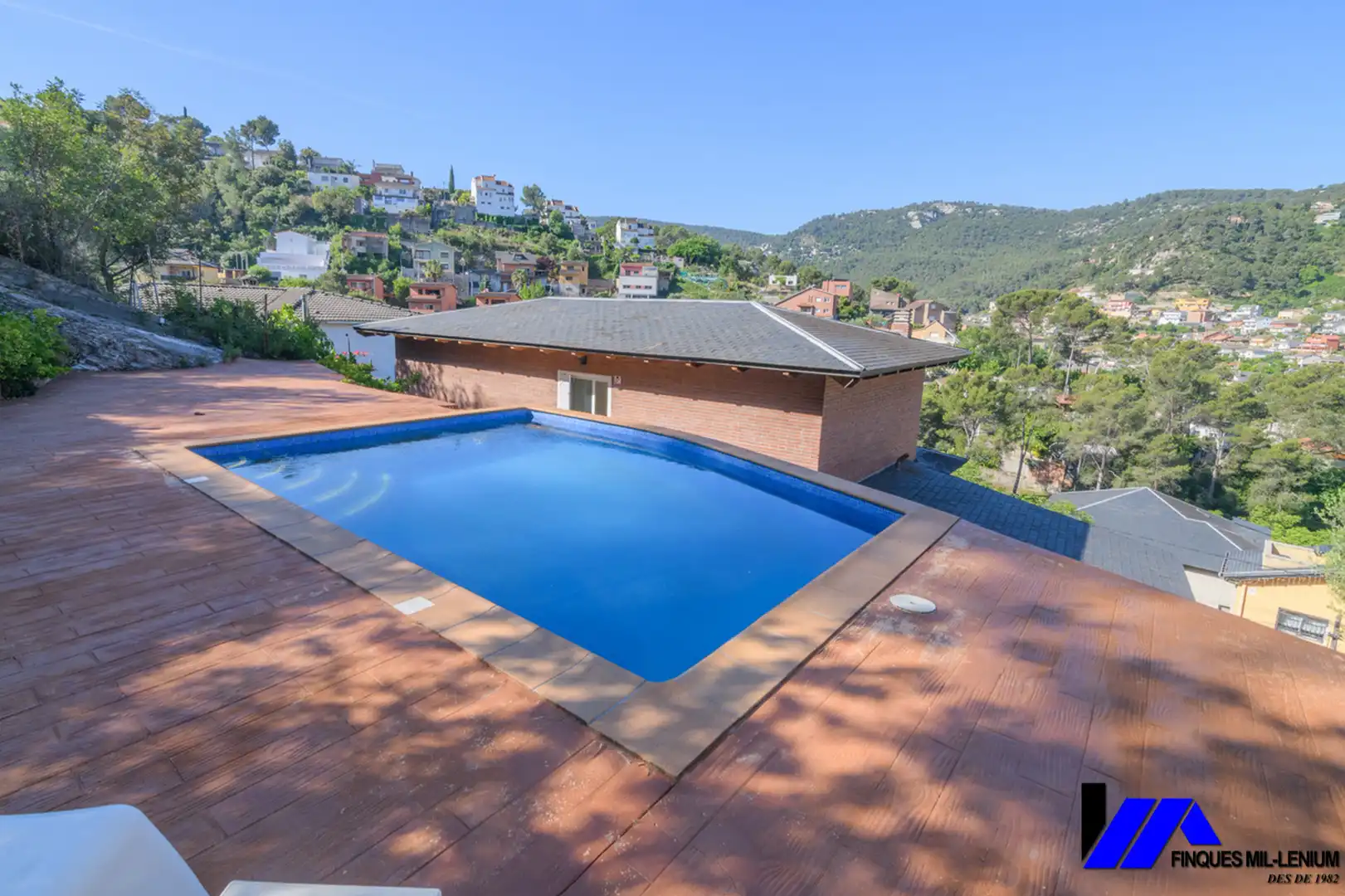 Piscina de Casa o chalet en venta en Vallirana con Aire acondicionado, Calefacción y Jardín privado
