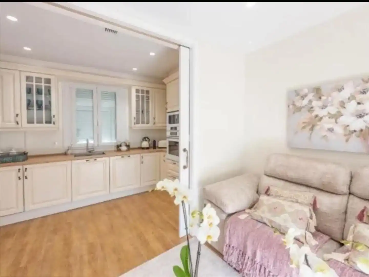 Kitchen of Flat for sale in Ourense Capital   with Air Conditioner and Balcony
