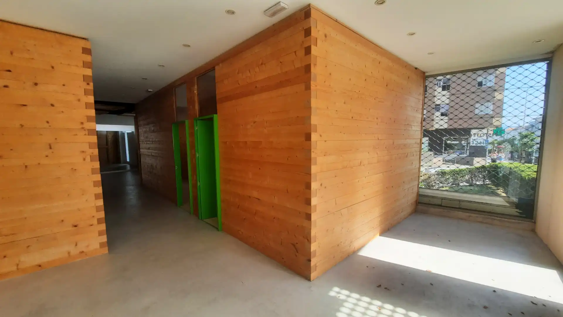 Local comercial de lloguer a Avenida de Emilio Martínez Garrido 3